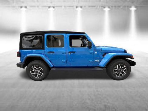 Used 2024 Jeep Wrangler Unlimited Sahara AWD/4WD image 8