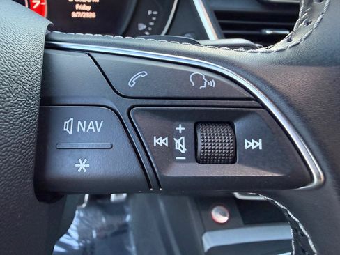 Used 2018 Audi SQ5 Prestige AWD/4WD image 18
