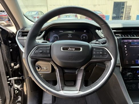 Used 2023 Jeep Grand Cherokee L Limited w/ Luxury Tech Group II AWD/4WD image 15