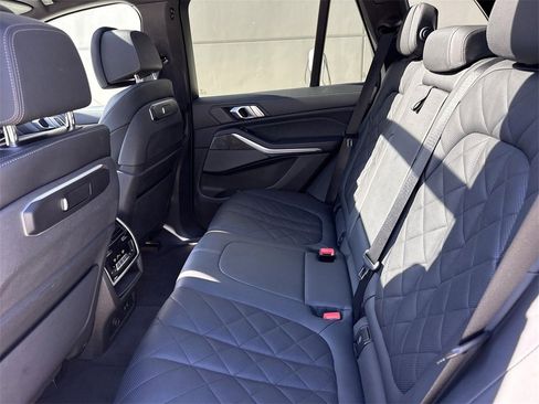 Used 2024 BMW X5 xDrive40i image 25
