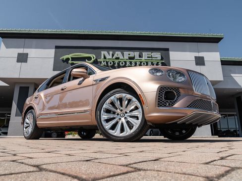 Used 2023 Bentley Bentayga Extended Wheelbase image 5