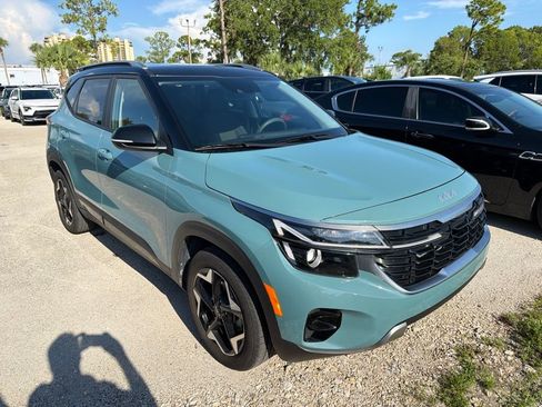 Certified 2025 Kia Seltos S FWD image 3