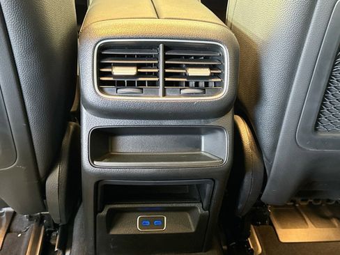 Used 2024 Mercedes-Benz GLE 450e 4MATIC image 24