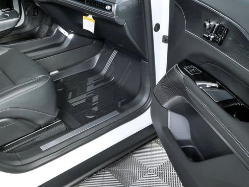 Certified 2025 Cadillac Lyriq Luxury w/ LPO, Floor Liner Package AWD/4WD image 20