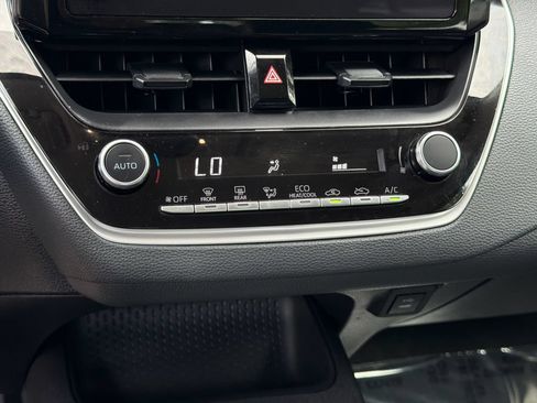 Used 2025 Toyota Corolla LE FWD image 28