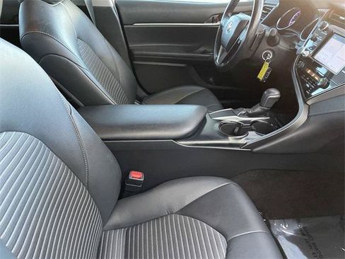 Certified 2019 Toyota Camry SE w/ Carpet Mat Package FWD image 30