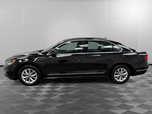 Used 2016 Volkswagen Passat 1.8T S image 2