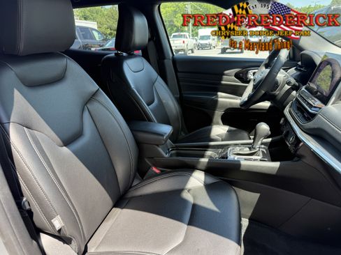 Used 2024 Jeep Compass Limited w/ High Altitude Package AWD/4WD image 14