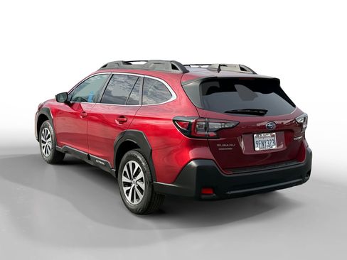 Used 2023 Subaru Outback Premium image 3