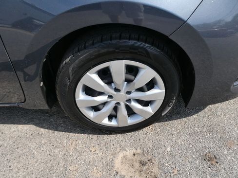 Used 2017 Toyota Corolla LE w/ Carpet Mat Package (TMS) FWD image 25