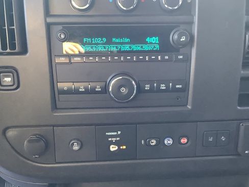 Used 2021 Chevrolet Express 3500 LT w/ LT Preferred Equipment Group RWD image 19
