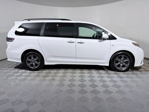 Used 2019 Toyota Sienna SE w/ SE Preferred Package AWD/4WD image 8