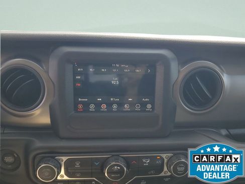 Used 2023 Jeep Gladiator Sport image 22