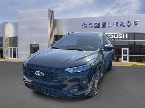 Used 2023 Ford Escape ST-Line w/ Tech Pack #1 FWD image 2
