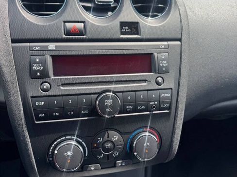 Used 2011 Nissan Altima 2.5 S w/ Special Edition Pkg FWD image 8