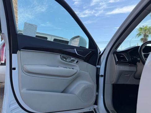 Used 2016 Volvo XC90 T6 Momentum w/ Momentum Plus Package AWD/4WD image 36