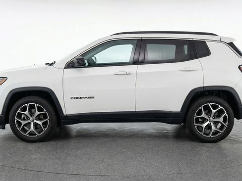 Used 2025 Jeep Compass Limited AWD/4WD image 5