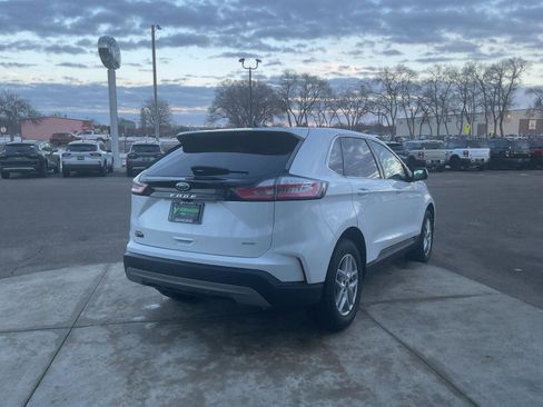 Used 2024 Ford Edge SEL w/ Convenience Package image 5