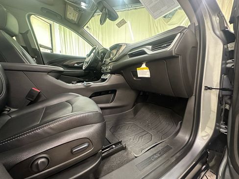 Used 2023 GMC Terrain SLT w/ Infotainment Package II AWD/4WD image 21