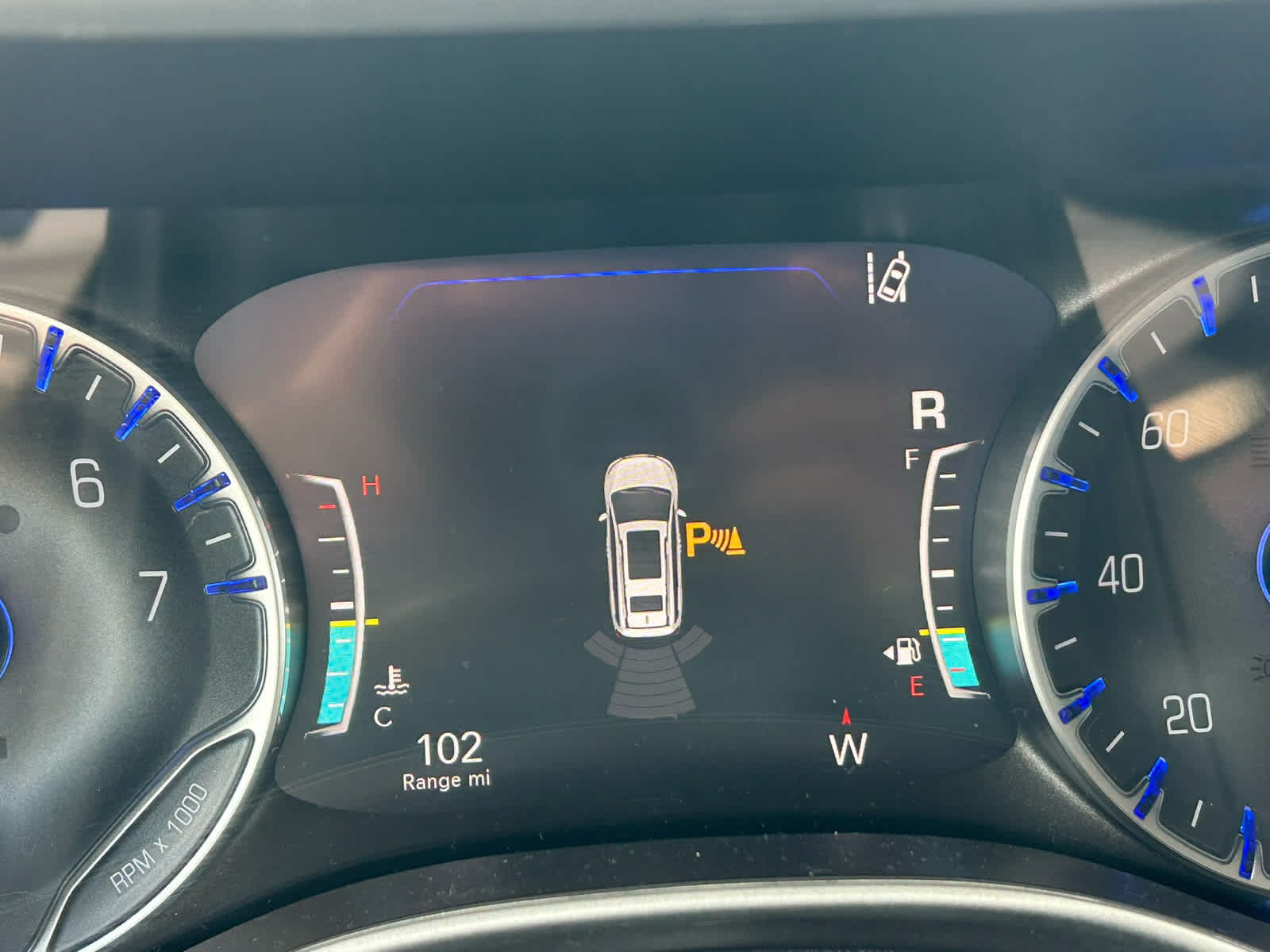 Used 2024 Chrysler Pacifica Touring-L FWD image 34