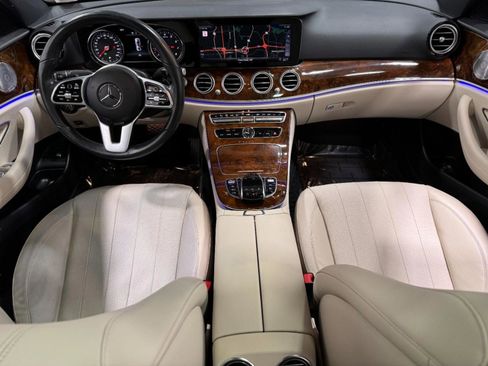 Used 2019 Mercedes-Benz E 300 4MATIC image 12