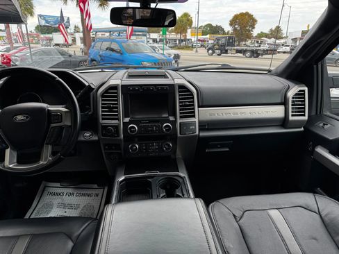 Used 2020 Ford F350 Platinum w/ FX4 Off-Road Package image 19
