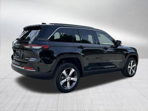 Certified 2025 Jeep Grand Cherokee Limited w/ Trailer Tow Package AWD/4WD image 5