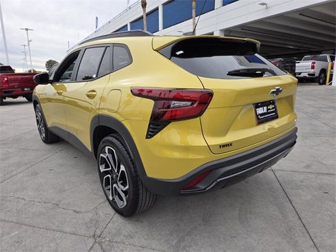 Certified 2024 Chevrolet Trax RS w/ Sunroof Package image 4