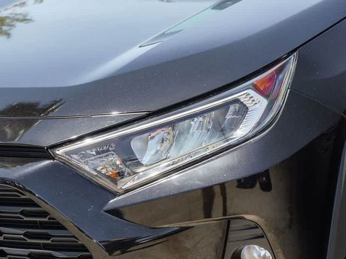 Used 2020 Toyota RAV4 XLE w/ Carpet Mat Package FWD image 8