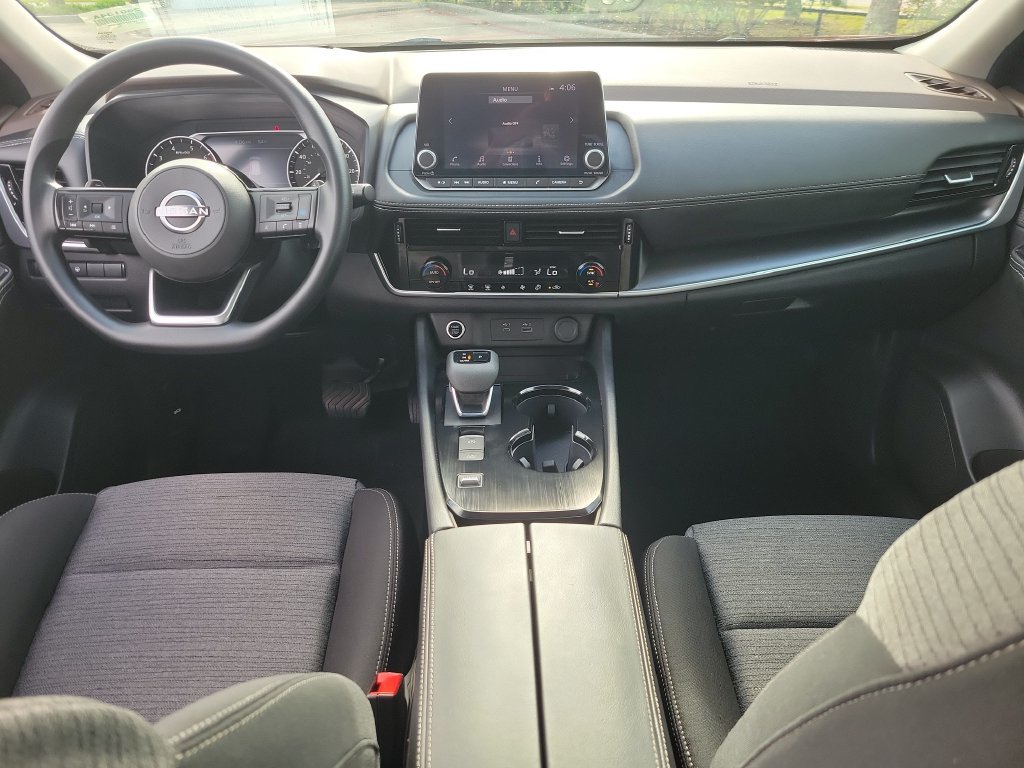 Certified 2023 Nissan Rogue SV FWD image 12