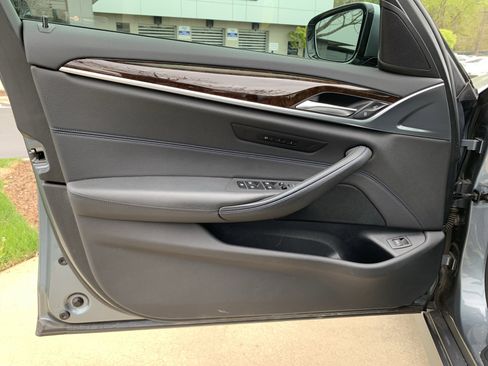 Used 2019 BMW 530i w/ M Sport Package image 14