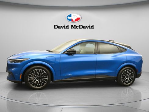 Used 2025 Ford Mustang Mach-E Premium RWD image 5