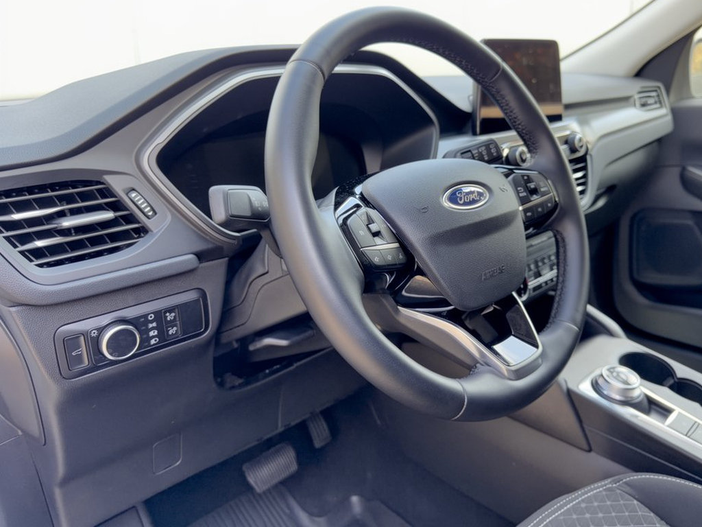Used 2024 Ford Escape Active AWD/4WD image 4