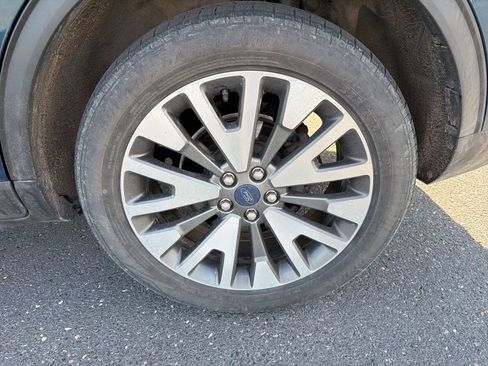 Used 2020 Ford Escape Titanium image 13