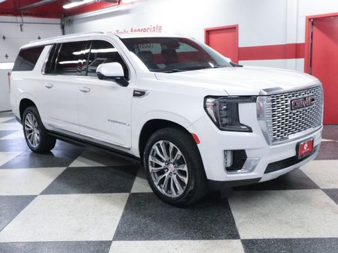 Used 2021 GMC Yukon XL Denali AWD/4WD image 3