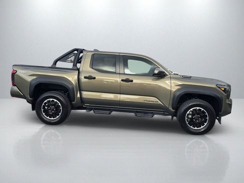 Used 2024 Toyota Tacoma TRD Off-Road image 4