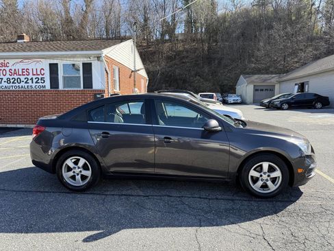 Used 2015 Chevrolet Cruze LT image 4