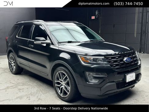 Used 2017 Ford Explorer Sport w/ Equipment Group 401A image 9