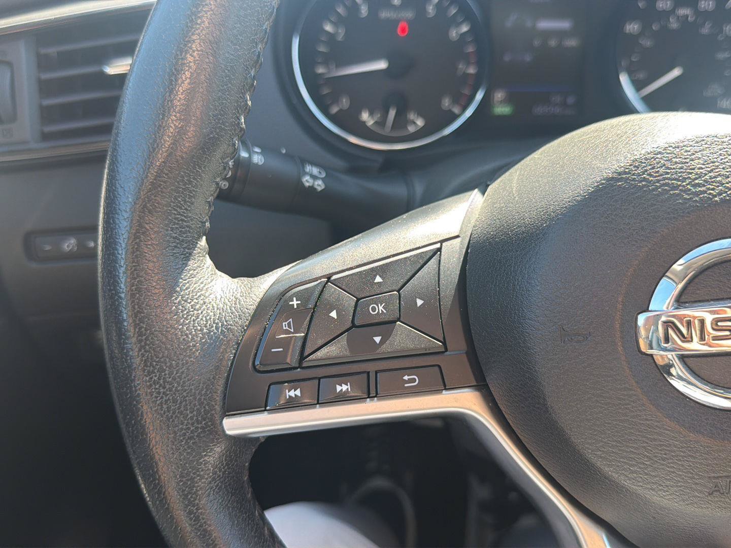 Used 2020 Nissan Rogue SL w/ Premium Package AWD/4WD image 24