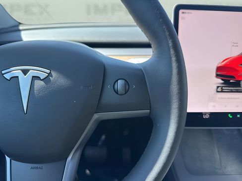Used 2023 Tesla Model Y Long Range image 16