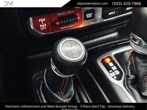 Used 2018 Jeep Wrangler Unlimited Rubicon AWD/4WD image 40