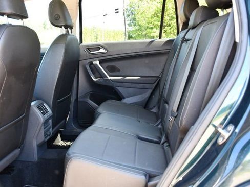 Used 2018 Volkswagen Tiguan SE w/ Panoramic Sunroof Package AWD/4WD image 17