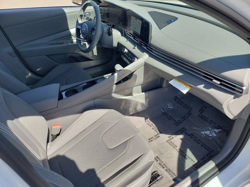 New 2026 Hyundai Elantra SEL FWD image 21
