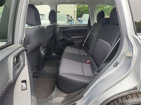 Used 2017 Subaru Forester 2.5i Premium image 10