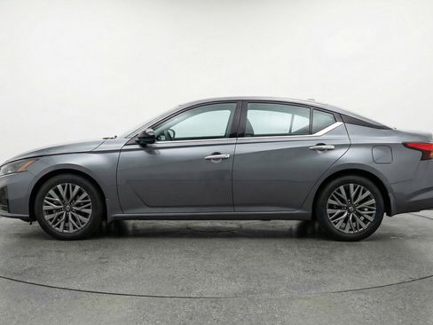 Used 2025 Nissan Altima 2.5 SV image 5