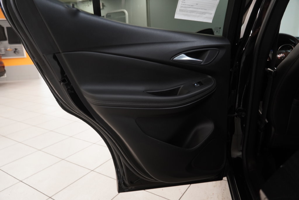 Used 2020 Buick Encore GX Select FWD image 17