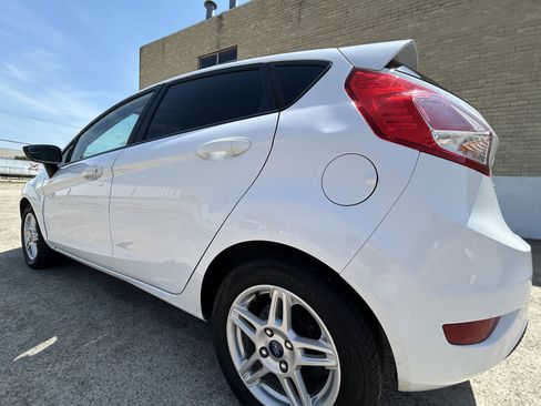 Used 2019 Ford Fiesta SE FWD image 4