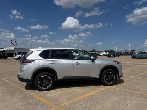 Certified 2025 Nissan Rogue SV FWD image 27