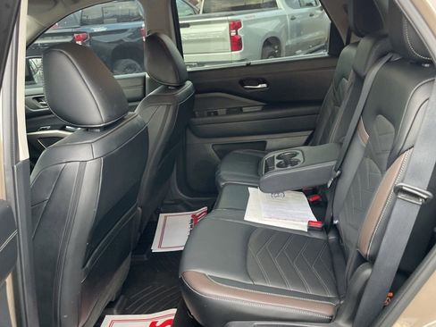 Used 2024 Nissan Pathfinder Platinum w/ Cargo Package image 8