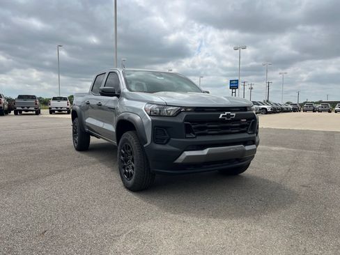 Used 2026 Chevrolet Colorado Trail Boss AWD/4WD image 7